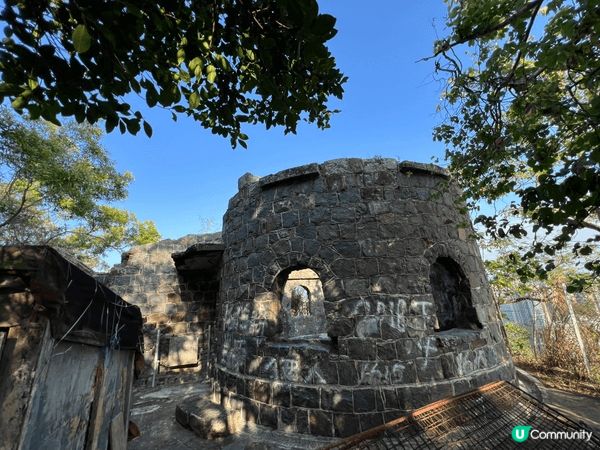 調景嶺舊警察局，行半小時上山就睇到舊警局，還有博物館及咖啡店...
