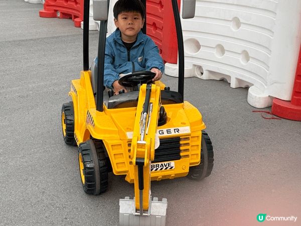 龍景八號是全港最大的戶外兒童電動車駕駛樂園 ，主要針對3至1...