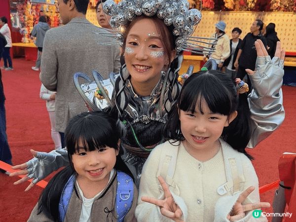 AIA Carnival友邦嘉年華集合刺激機動遊戲、繽紛霓虹...