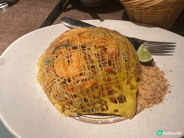 位於尖沙咀「新泰東南亞餐廳」，除咗種類繁多之外，真心好食又大...