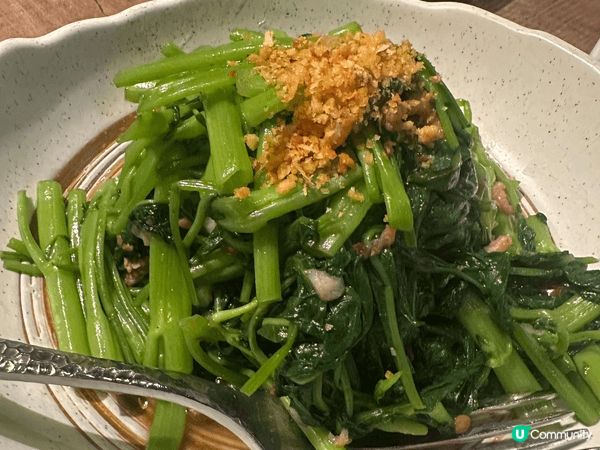 位於尖沙咀「新泰東南亞餐廳」，除咗種類繁多之外，真心好食又大...