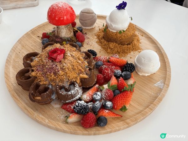 嘩，呢個唔係一般既甜品，呢個係又可以打卡又可以食既甜品