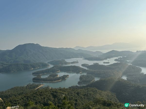 一年一度聖誕節AIA嘉年華，可中午入場玩到盡，到晚上可以行到...