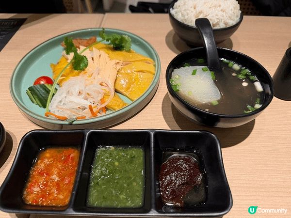 呢間係南昌站上蓋商場的一間越南餐廳，見有優惠就叫左豬頸肉米子...