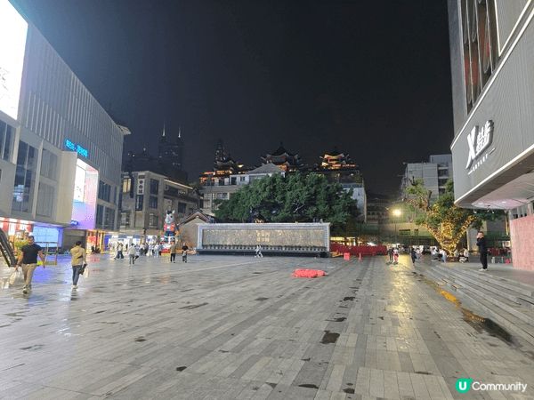 深圳東門老街，不但距離香港相近，適合即日來回及住宿，交通方便...