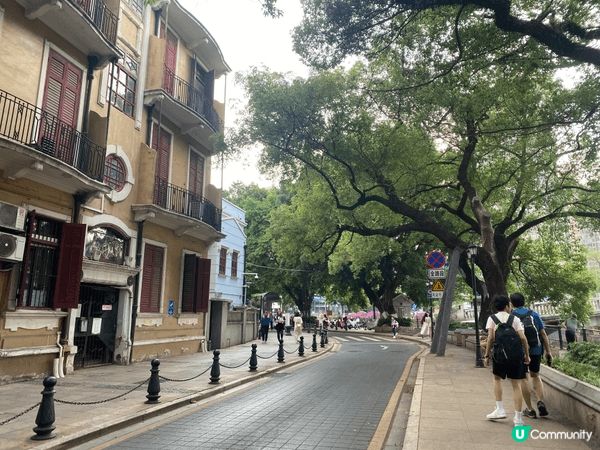 廣州荔灣區的沙面島 ，令我恍似置身於上個世紀末的英法租界國度...