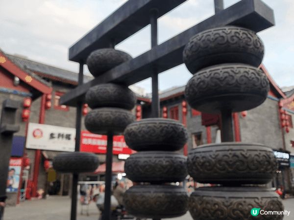 內蒙海拉爾步行街！藍天白雲配上歐陸風建築同彩色小店，行到每個...