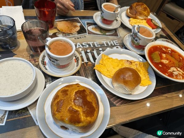 九龍冰室既早餐真係好大份好豐富，食完好飽。黃大仙廟有好多人，...