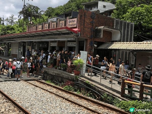 台北很受香港人熱愛，例如圖中淡水、十分瀑布及十分車站。