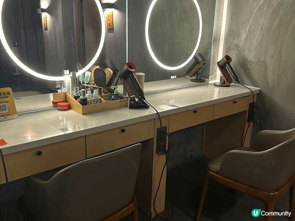 第一次嘗試在深圳做頭療，洗下頭、按下頭，幾舒服架！港幣300...