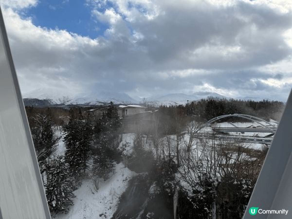 美瑛的白鬚瀑布是冬天必去的美景，除了可以看到壯觀的瀑布景色，...