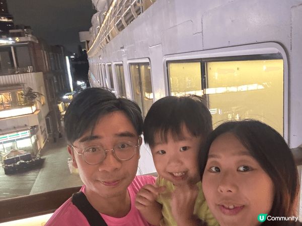 去咗深圳海上世界嘅其中一間壽喜燒食晚餐，大眾點評套餐都係三百...