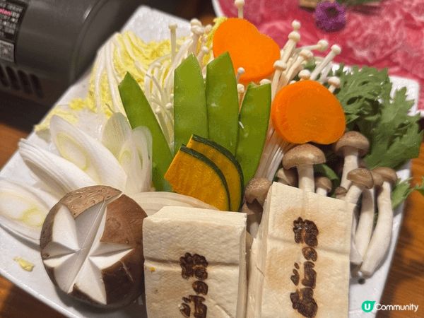 去咗深圳海上世界嘅其中一間壽喜燒食晚餐，大眾點評套餐都係三百...
