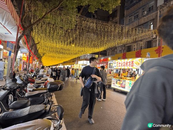 汕頭食街有很多野食，例如蠔仔餅