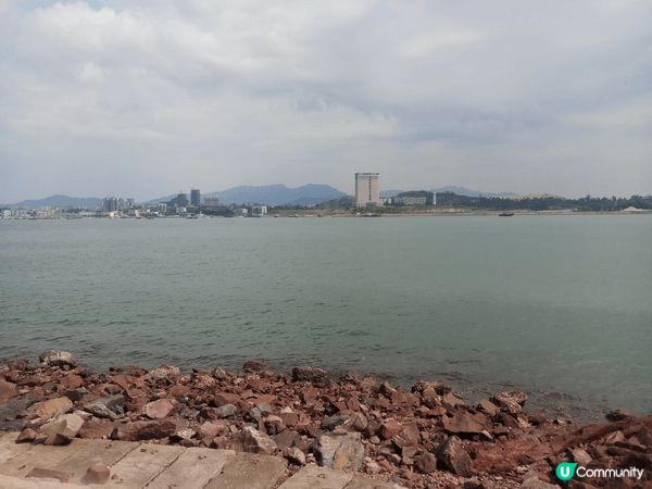 澳頭漁人碼頭位於廣東惠州，是當地知名的海濱休閑場所，這裡有種...