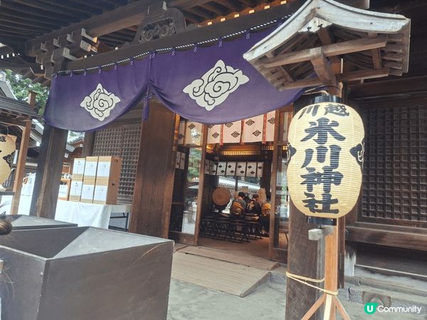 這裏是川越的冰川神社，剛巧這兩天是川越祭，所以遇上大型巡遊祭...