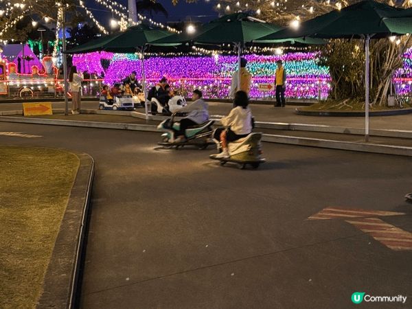 沖繩兒童王國，日頭睇動物，黃昏睇表演，夜晚睇燈同激光～拍拖啱...