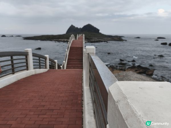 台東三仙台是東海岸著名地標，以壯觀的八拱跨海步橋連接本島與離...