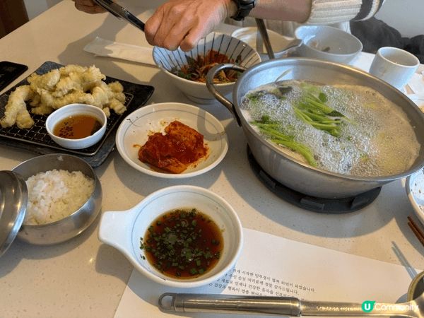 韓國一家名為「伴鷗亭渡口家」(반구정나루터집) 的餐廳享用的...