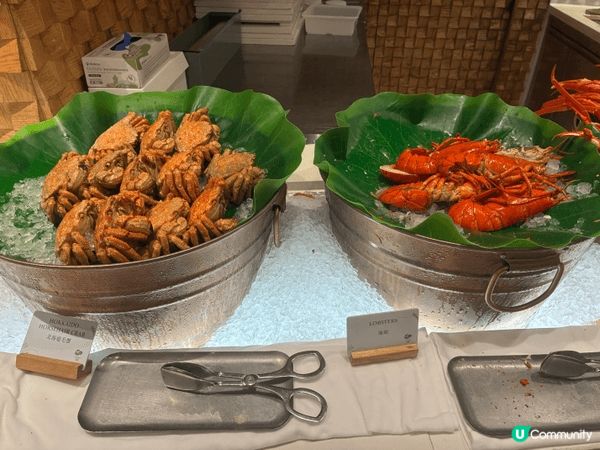 聖誕同friend去到The Place自助餐，一入到餐廳就...