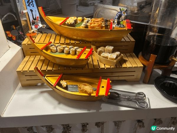 聖誕同friend去到The Place自助餐，一入到餐廳就...