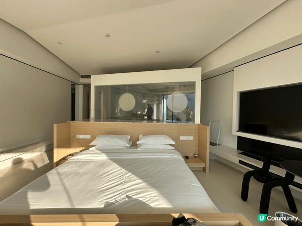 陽朔水稻田酒店，坐落於十里畫廊，一開窗簾，山水映入眼簾，管家...