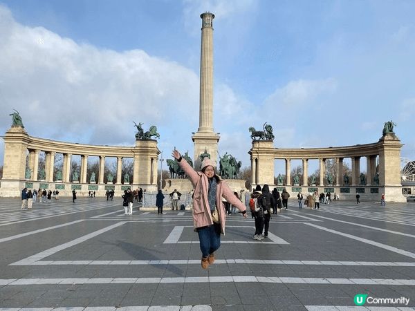 布達佩斯真係一個好靚嘅城市。嗰晚我哋揾到一間當地出名嘅匈牙利...