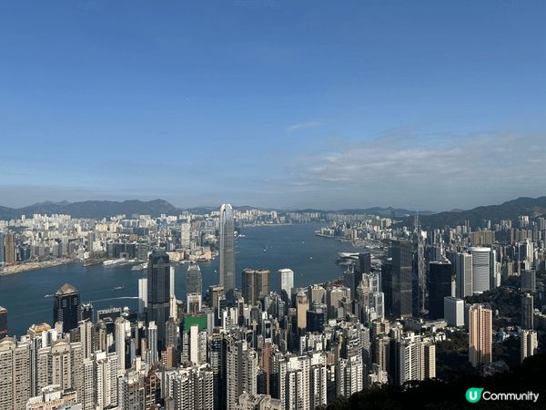 香港太平山山頂旅遊，在山頂上拍攝的香港日間景色。