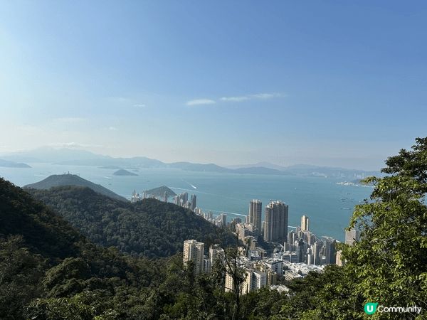 香港太平山山頂旅遊，在山頂上拍攝的香港日間景色。