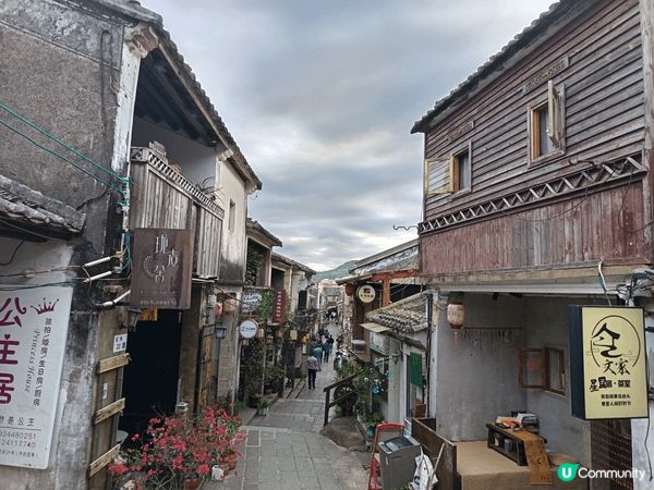 圖3是大鵬所城，圖1,2是較場尾位於中國深圳大鵬新區的一個海...