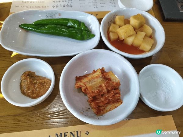 在濟州島的悠然風光裡，藏著一座以韓文「비원」和漢字「秘苑」標...