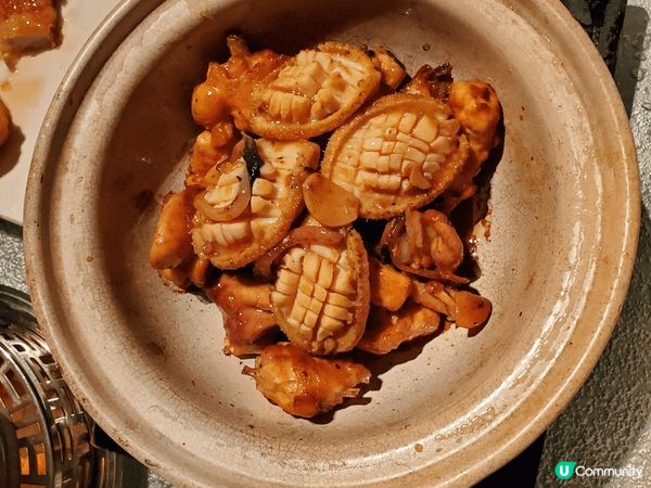 明閣八小碟，鮮鮑魚焗滑雞煲， 蝦籽鮮菌麒麟東星斑，以上都非常...