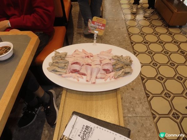 這是去深圳順德公吃的胡椒豬肚雞套餐，個雞湯很好飲，煲仔飯也很...