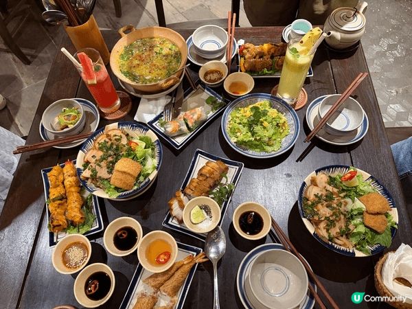 位於越南會安嘅地道越南餐廳，價廉物美 ，平均午餐每人都係$5...