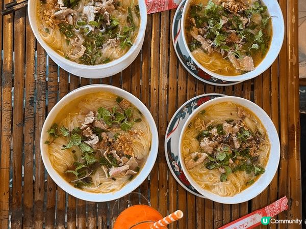 位於越南會安嘅地道越南餐廳，價廉物美 ，平均午餐每人都係$5...