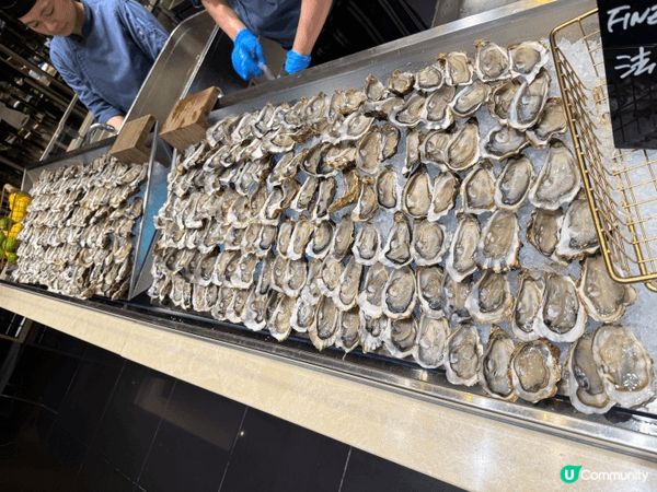 灣景酒店自助餐好食，多選擇，更有靚靚燈飾在食自助餐一邊食一邊...