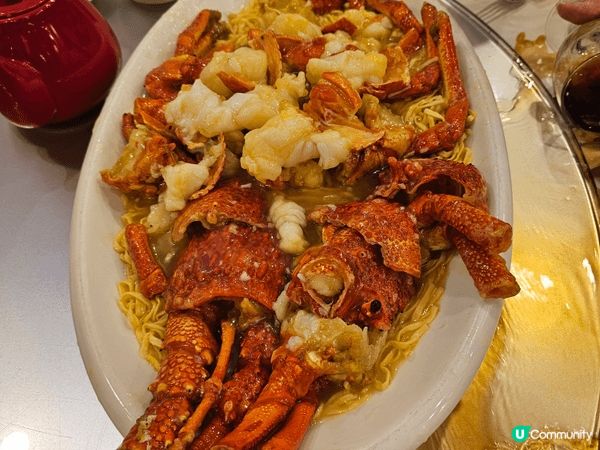早幾日，去了一間酒樓食晚餐，菜式豐富，有乳豬，瑤柱，龍蝦，最...