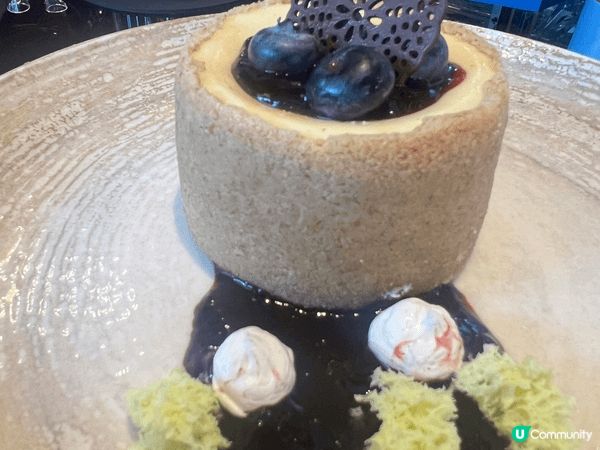 Element 一間餐廳，牛肉入口即溶，龍蝦湯好濃，chee...