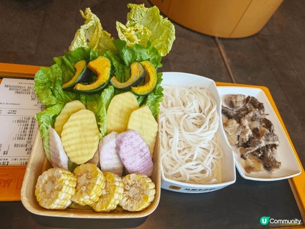 今次去了皇庭廣場的潮發潮汕牛肉店，點了這份潮發鮮和牛2人餐。...