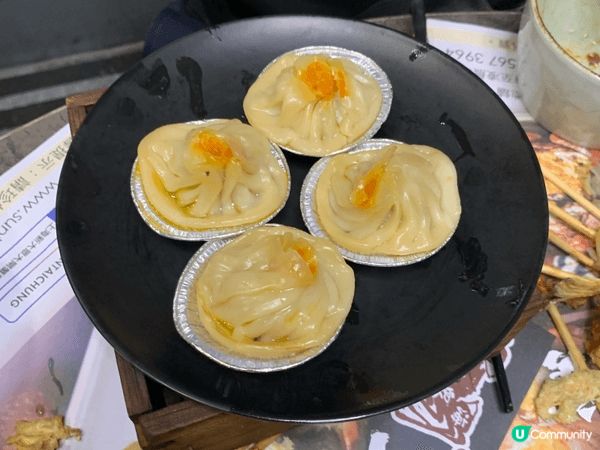 過去的周末，我和朋友去了黃大仙區一間小店吃火鍋。這間食肆不大...