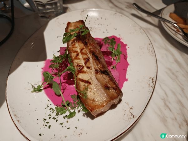 這間餐廳名叫Flames，位置在觀塘，是一間高質的餐廳。當晚...