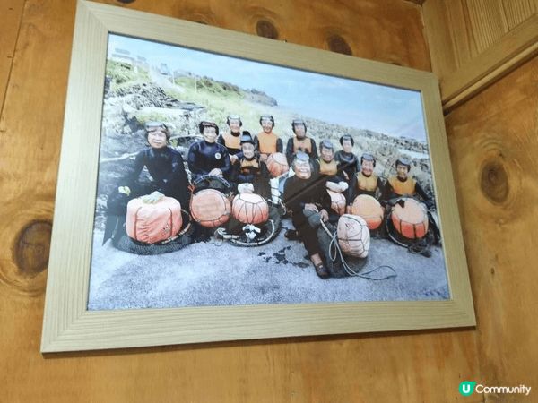 在濟州島的蔚藍海岸邊，藏著一間讓人瞬間忘憂的「海女之家」！這...