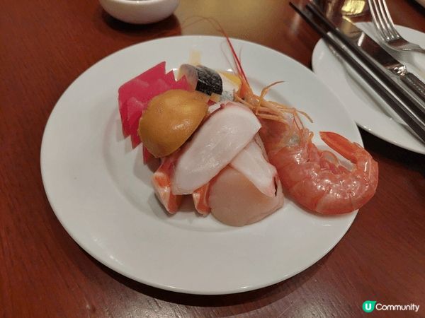 今年的慶祝生日，我選擇了尖沙咀凱悅酒店咖啡廳的自助晚餐。與最...