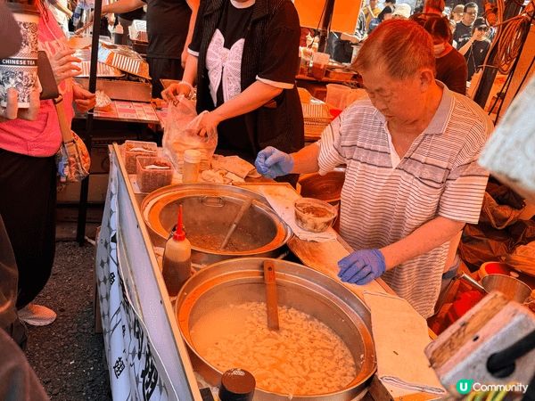 錦田美食，好多地道美食，例如魚肉翅、臭豆腐、小籠包等。