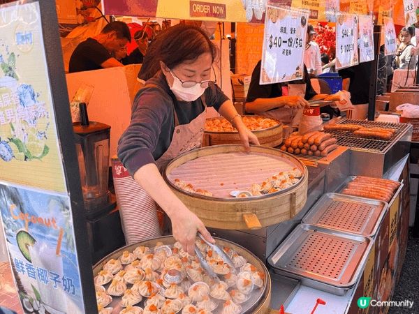 錦田美食，好多地道美食，例如魚肉翅、臭豆腐、小籠包等。