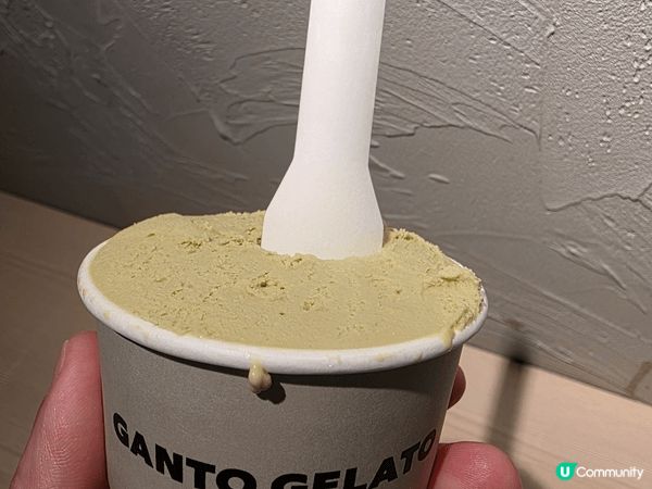 圖中雪糕是香港製做，利用新鲜材料，不太甜，適合香港人口味