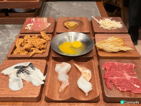 第一次試正宗雲南米線過江龍「銀米」，有好多配料，要自己一次過...