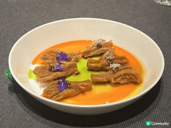 蟹肉八寶飯，用蟹黃、蟹肉和豬油滲透入八寶飯內，鮮味十足，非常...