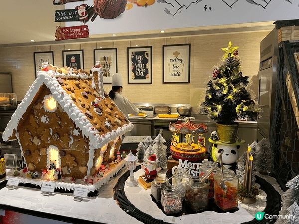 這裡的甜品超好吃，拿破崙餅酥鬆香甜，每一口都帶來滿滿的幸福感...