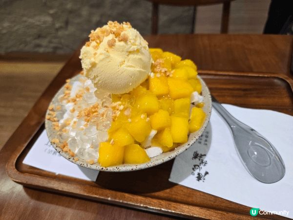 深圳世紀匯內有老碗会和糖心甜舖的特色芒果椰子冰，非常美味